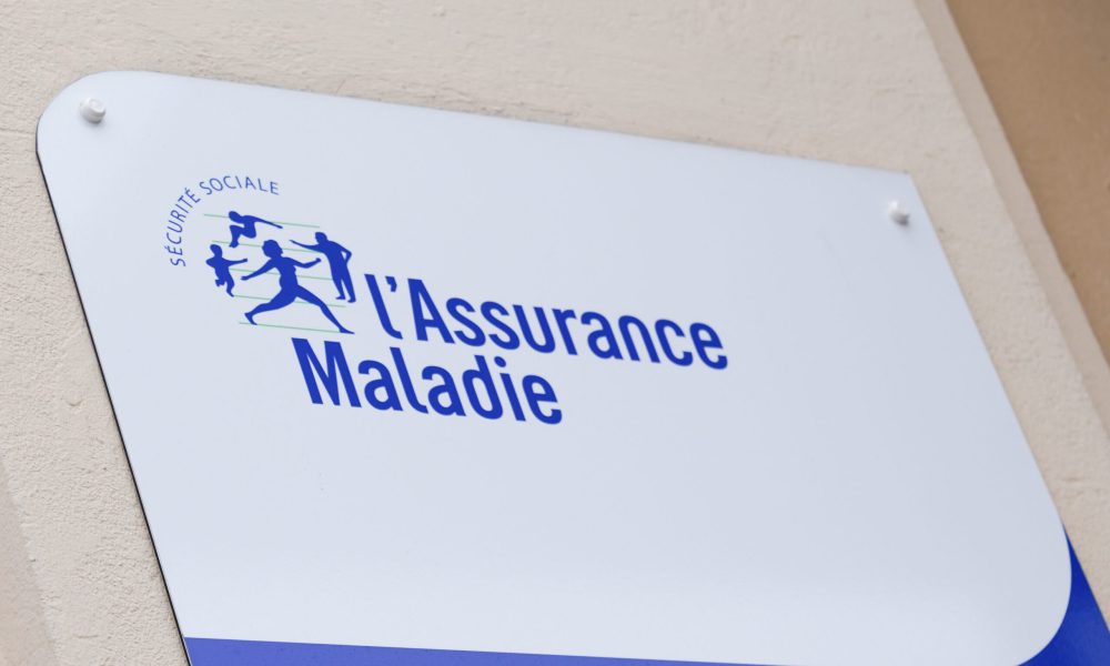 Bordeaux , Aquitaine / France - 03 11 2020 : l'assurance maladie blue logo sign social security text Illness branch